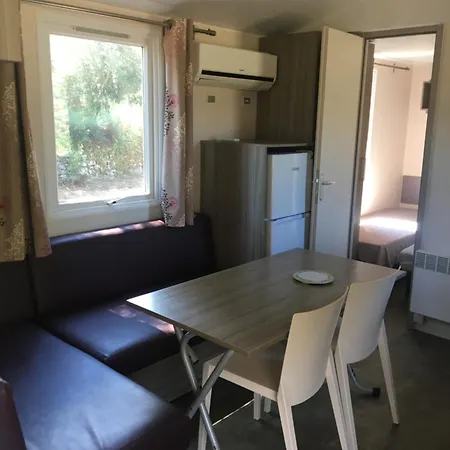 Proche Du Pont Genois