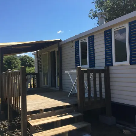 Proche Du Pont Genois *