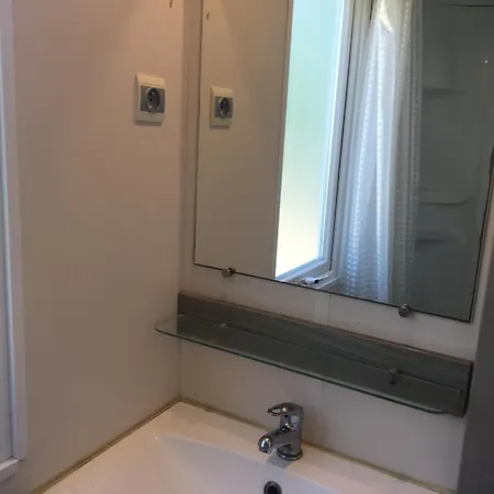 Proche Du Pont Genois Campsite *