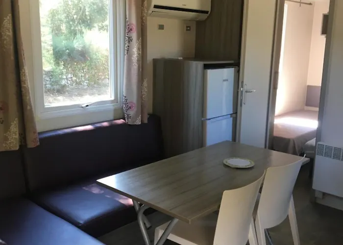 Proche Du Pont Genois